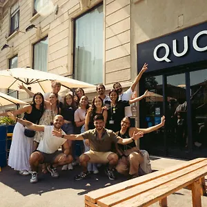 Хостел Quo